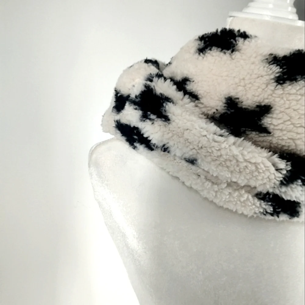 Jenni Cowl Scarf Black Stars